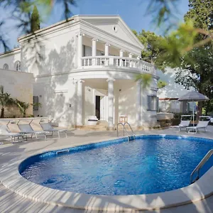  Apartment Alta
